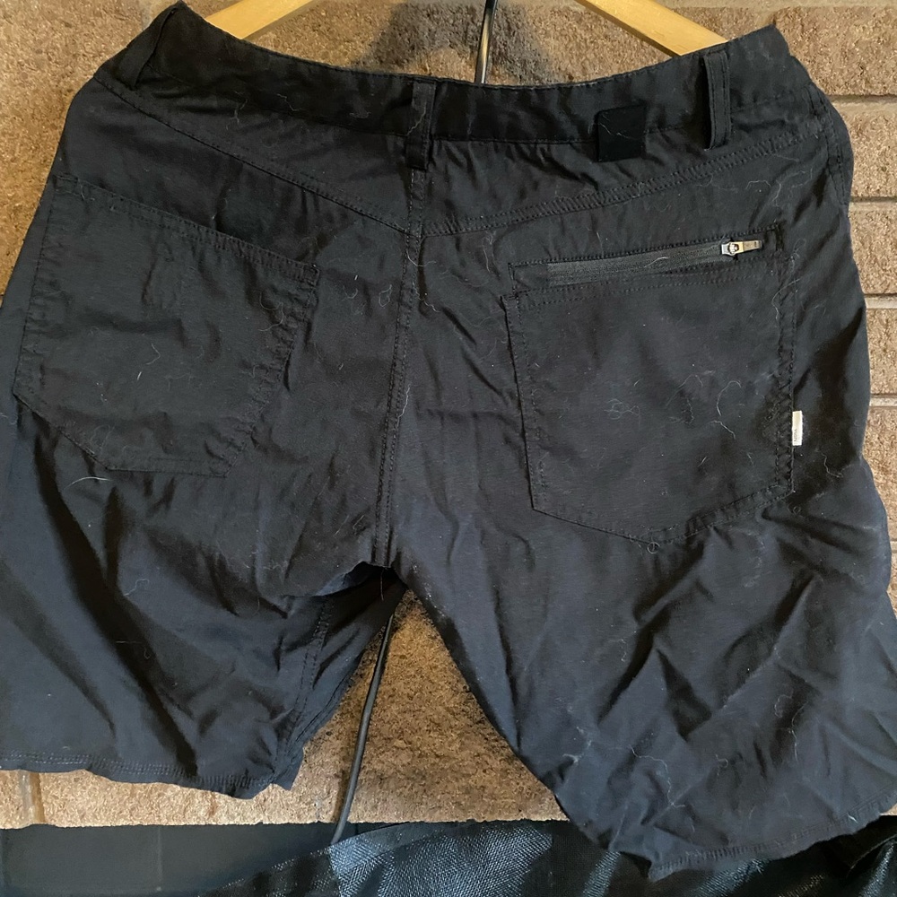 Vuori Men's Black Cargo Shorts